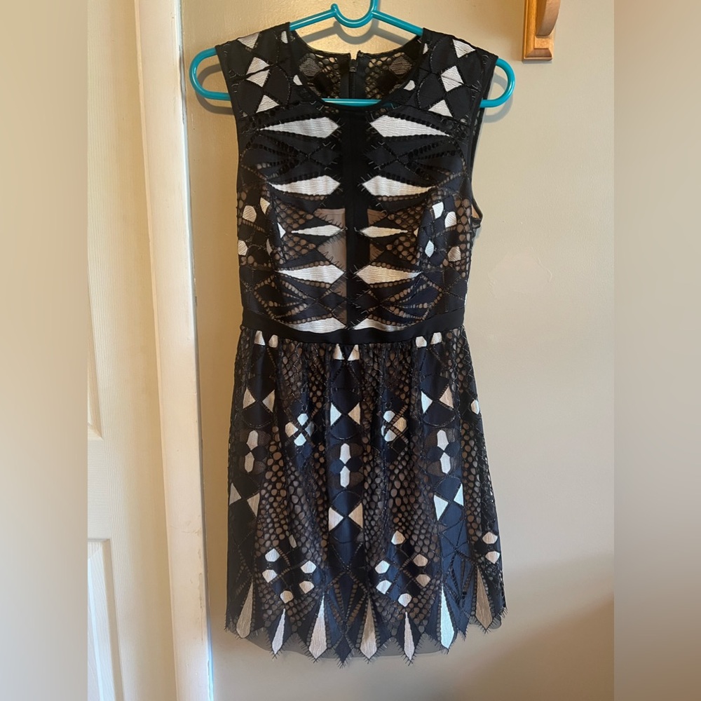 BCBG KAILEY MINI DRESS RARE🤩🤩